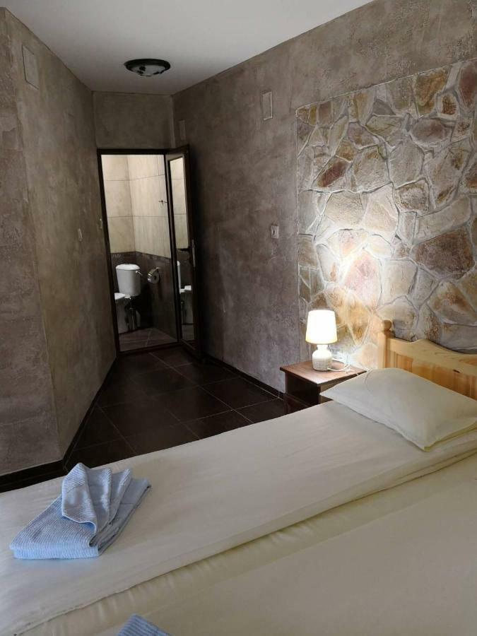 Hotel Yurukovata Kashta Kopriwschtiza Exterior foto